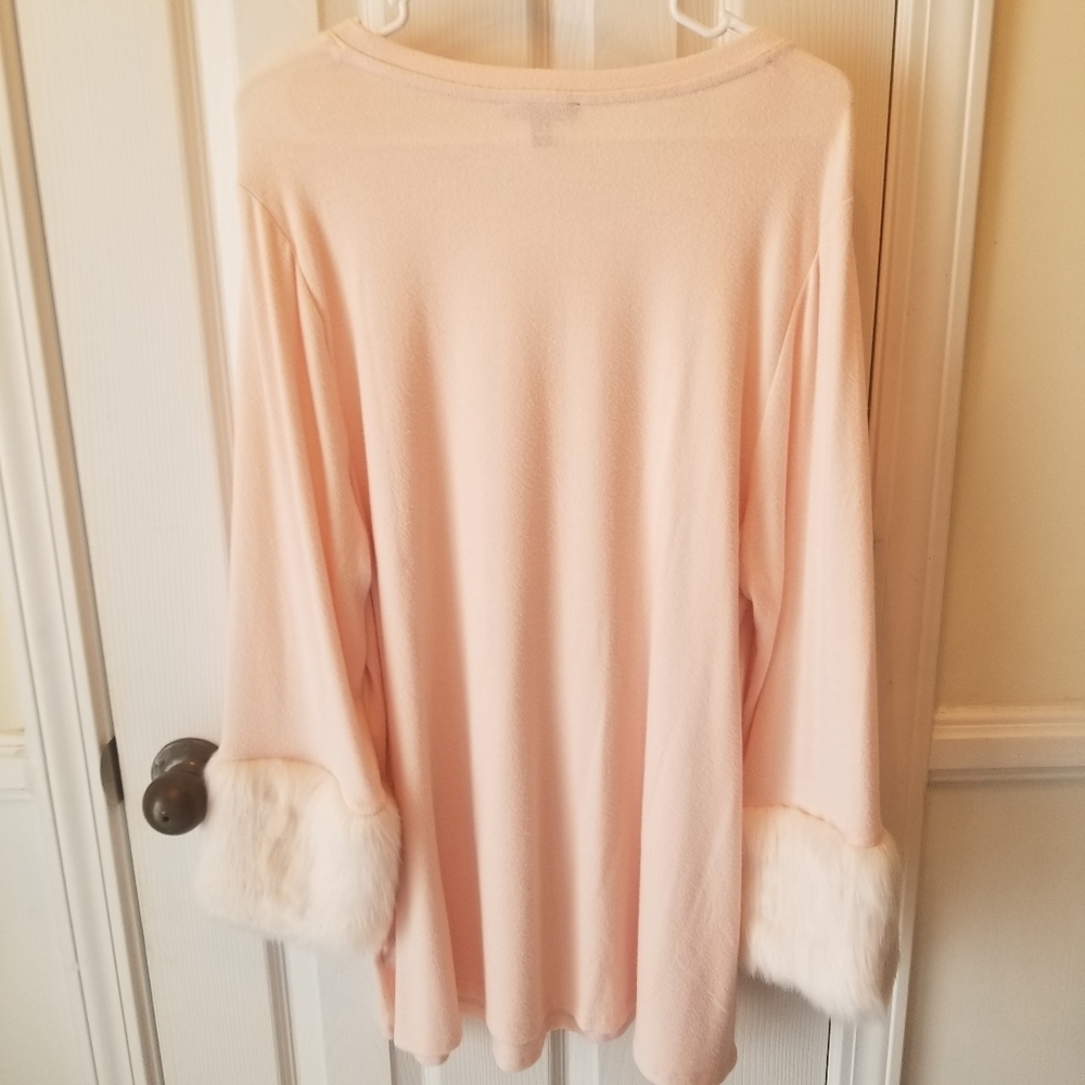 Pink top - Picture 3 of 3